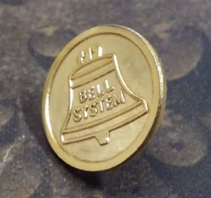 Logotipo Bell System tono dorado pin insignia el diseño utilizado desde 1964 hasta 1969 - Imagen 1 de 3