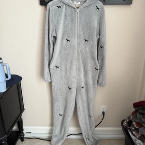 VICTORIA'S SECRET PINK ONE PIECE TEDDY SOFT GRAY PAJAMA SLEEPWEAR M/L DOG LOGO - Picture 1 of 9