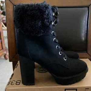 GUESS Women's Faux Fur Trim, Suede Fashion Boots, SZ 6.5-color Black. NWB! - Picture 1 of 10