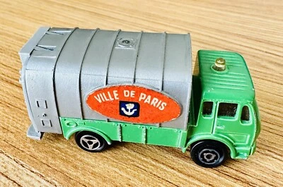 1980 Majorette No.218 Mercedes-Benz Garbage Truck Green Ville de Paris 1/100 - Image 1 of 4