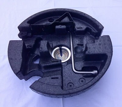 04 - 10 Kit de herramientas de espuma para gato de maletero BMW 530i 525i E60 71-11-6-758-781 M2 Foto 1 de 4