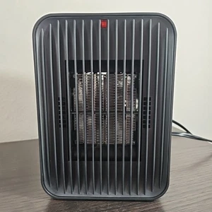 Amazon Basics Space Heater Indoor Use Portable 120V 520W - Picture 1 of 5