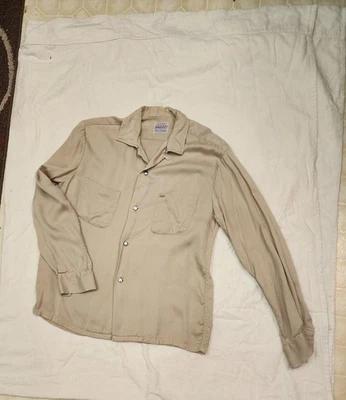 Camisa masculina vintage gola redonda Rockabilly M Brent manga comprida bronzeada feita nos EUA anos 50 - Imagem 1 de 4