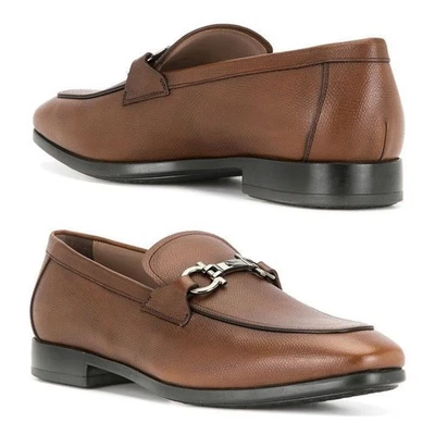 Salvatore Ferragamo Gancini 皮革乐福鞋棕色 0736556 149004697 — 第 1/2 张图片