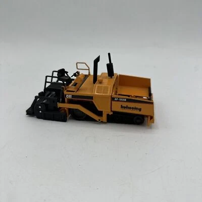 Pavimentadora de orugas Caterpillar AP-1055B coco 1:50 CAT Foto 1 de 4