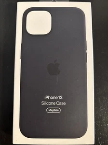 Genuine Apple iPhone 13 Silicone Case Cover w/MagSafe - Midnight Black MM2A3ZM/A - Photo 1 sur 2