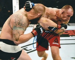 Autographed Oleksiy Oliynyk UFC & MMA 8x10 photo with COA - Picture 1 of 1