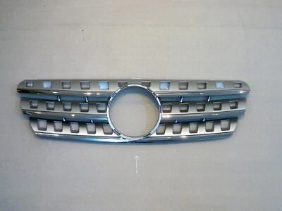Front Grille Silver For '1998-'2005 Mercedes-Benz W163 ML-Class(W164 Look) Foto 1 de 2