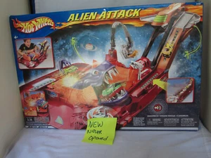 RARE 2002 Hot Wheels Alien Attack Play Set New Sealed By Mattel Vintage - Picture 1 of 19