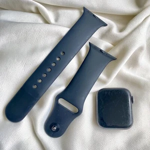 iwatch Series 5 40mm UNTESTED - PARTS ONLY - Apple Watch - Picture 1 of 4