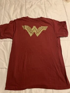 Batman Vs Superman Wonder Woman Graphic T-Shirt Large DC Comics Justice League - Picture 1 of 3