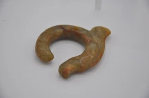 Escultura tallada de jade de nefrita dragón en forma de C - Imagen 1 de 9