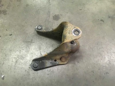 00 01 02 03 04 福特 E150 E250 E350 后部学习弹簧前方挂架 — 第 1/4 张图片