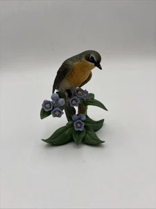 Pájaro de porcelana de chat de pecho amarillo Lenox 1996 - Imagen 1 de 9