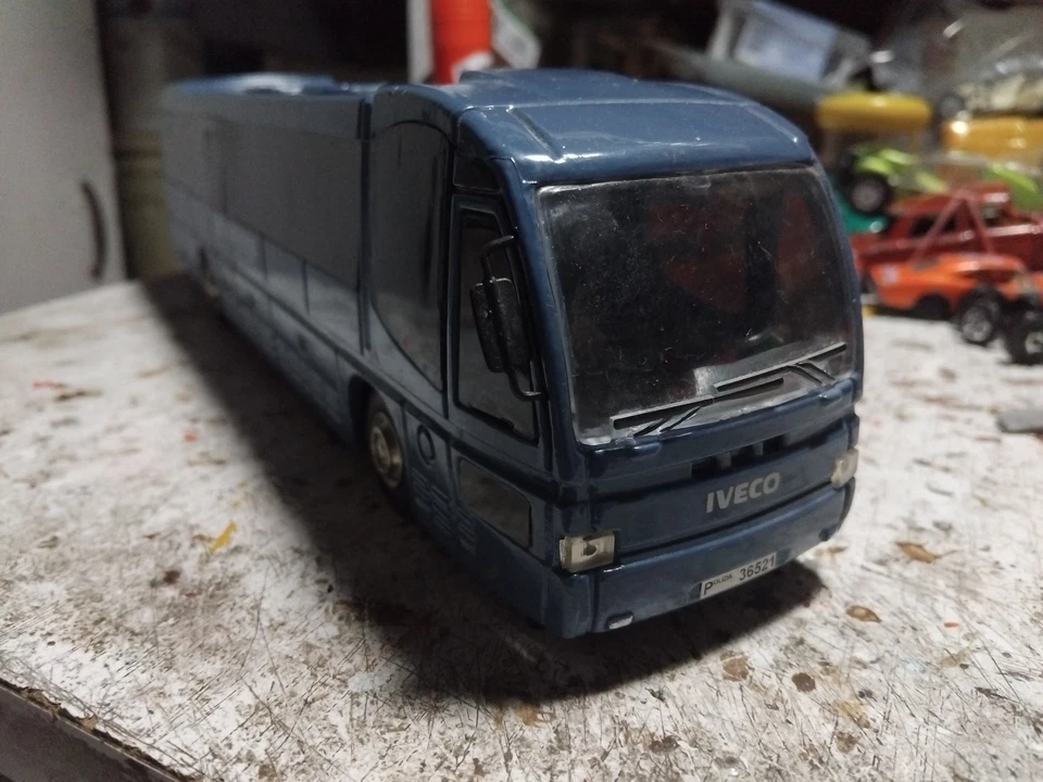 Old Cars Autobus Iveco Euroclass Polizia 1/43 - Immagine 1 di 4