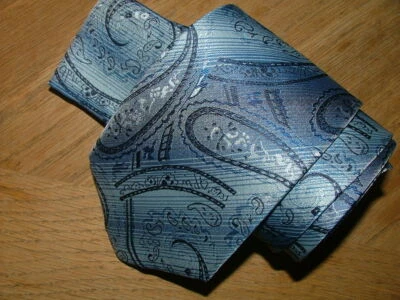 NUEVO WT $39.99 MARCA Q CORBATA Y PAÑUELO DE BOLSILLO 100% MICROFIBRA GRIS AZUL #105 Foto 1 de 4