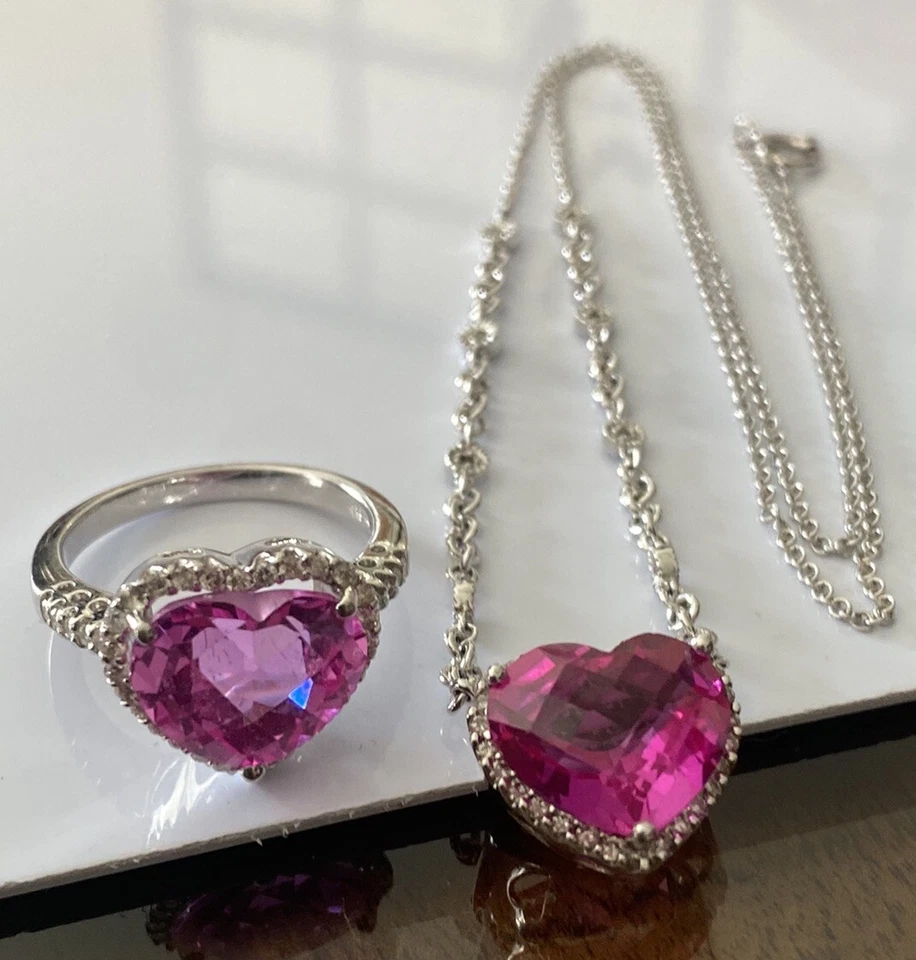 Conjunto de collar de diamantes con corazón de zafiro rosa HALO de oro blanco de 14 k Estate Foto 1 de 4