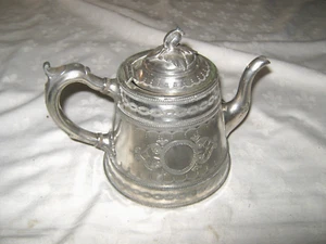 An Antique 1880's British Silverplate (Elkington ? ) Etched Ornate Finial Teapot - Bild 1 von 8