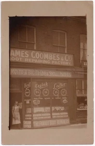 James Coombes & Co TIENDA FRONTAL RP Reparador de Botas/Empacadora Sin Ubicar/Misterio/Desconocido - Imagen 1 de 2