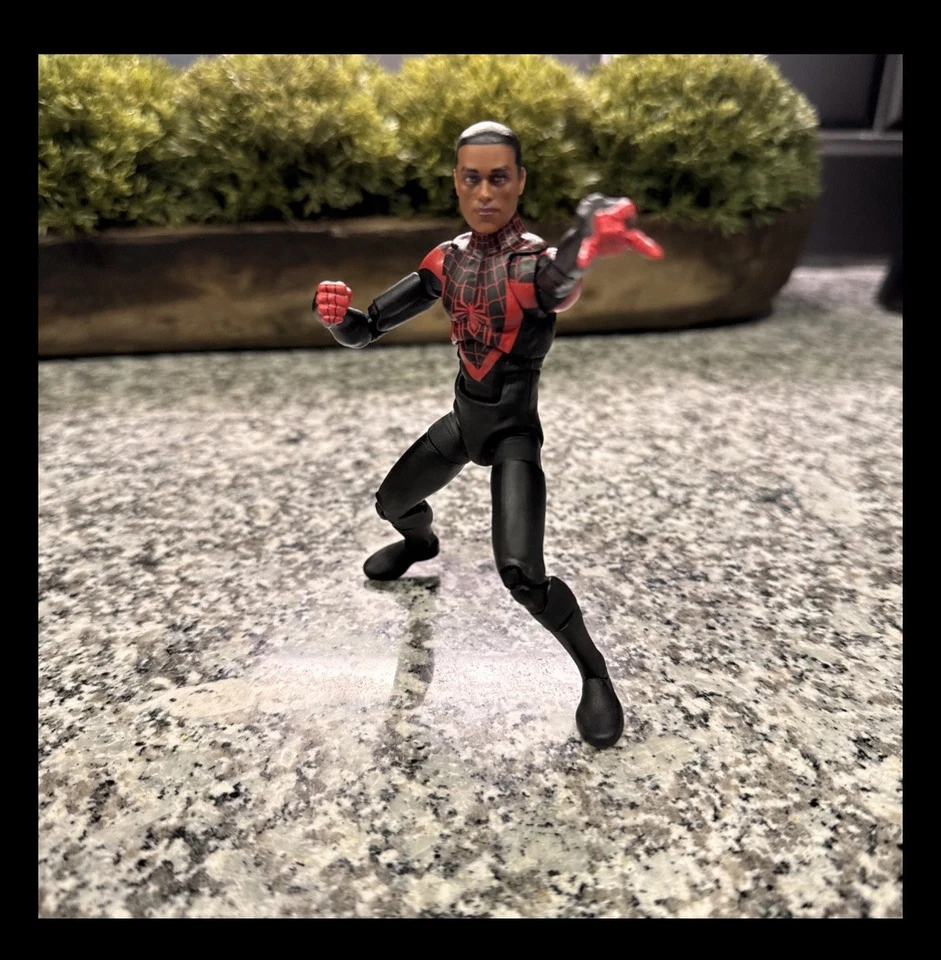 Lote Leyendas Marvel Miles Morales  Foto 1 de 1
