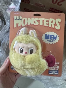 AUTÉNTICO ESTUCHE PARA AURICULARES SERIE WACKY MART THE MONSTERS JUGUETE CALIENTE LINDO REGALO - Imagen 1 de 4