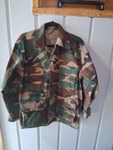 U.S. Army Camo Coat Small Regular Woodland Camouflage Combat Jacket - Picture 1 of 5