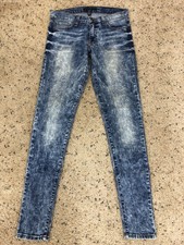 FLYING MONKEY LOW RISE SKINNY ACID WASH SIZE 28 MEASURED W28 X L31
