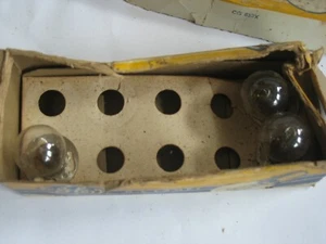 REPLACEMENT BULB FOR BATTERIES AND LIGHT BULBS 77A/S8 9.24W 12V (3) - Picture 1 of 3