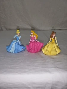 Disney Prinzessin Figuren TORTENAUFLEGER Aurora Belle Cinderella PVC 3er Set - Bild 1 von 7