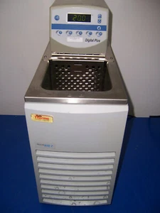 11571 NESLAB RTE7 DIGITAL PLUS CHILLER / HEATER - Picture 1 of 10