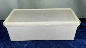 Vintage Tupperware Bread Keeper Storage Container Sheer #606-7 with Lid - Picture 1 of 2