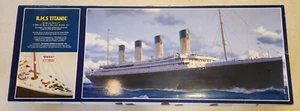 R.M.S. Titanic Minicraft 1/350 TH Scale Deluxe Model Kit Museum Quality - Picture 1 of 4