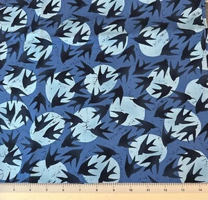 1 Yard Baumwollstoff Valori Wells für Robert Kaufman Schwalben bei Nacht #16353 - Bild 1 von 3