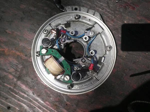 Used  Evinrude 1974 15 HP" Outboard motor points n condensor plate Model #15404G - Picture 1 of 4