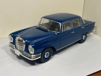 Mercedes 220 SE - 1:24 - Immagine 1 di 4