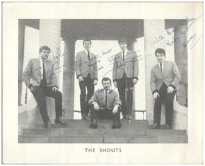 C647/ The Shouts UK Rock`n Roll Group Original Autogramme 25 x 20.5 cm ca.1965 - Picture 1 of 2