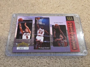 Upper Deck 1993 LE Chicago Bulls tre volte campioni /7500 MICHAEL JORDAN Jumbo - Foto 1 di 3
