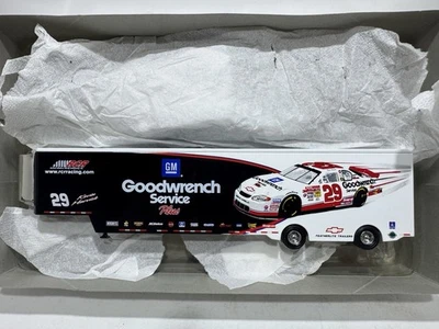 Camión Kevin Harvick #29 GM Goodwrench Service Plus 2001 escala 1:64 acción NASCA Foto 1 de 4