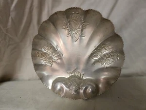 Vintage Aluminum Trinket Half Clam Shell Decorative Bowl Home Decor Platter - Picture 1 of 4
