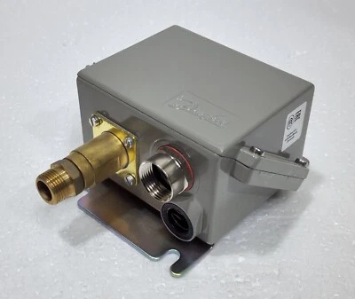 DANFOSS KPS39 060-310766 KPS 39 PRESSURE SWITCH 10-35 bar - Image 1 of 4