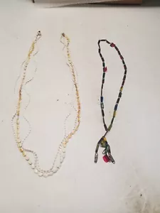 2 Vintage Plastic Necklaces (V) - Picture 1 of 12