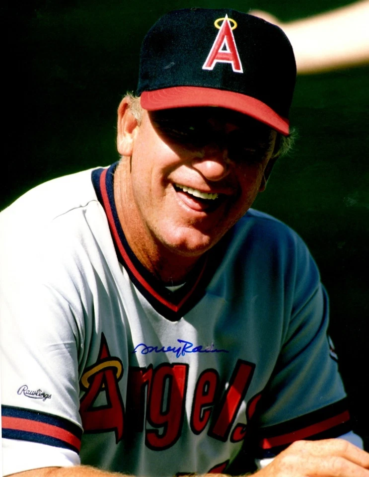 Signed  8x10 DOUG RADER California Angels Autographed photo - COA  - Image 1 of 1