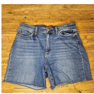 Judy Blue cut off raw hem denJeaim n shorts size XL - Picture 1 of 7