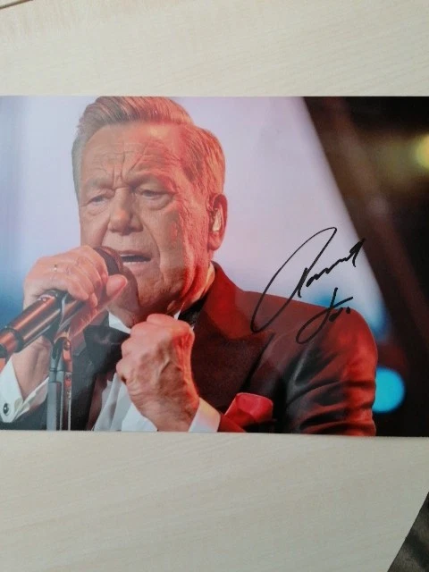 ROLAND KAISER - SÄNGER  - ORIG. AUTOGRAMME 20 x 30 cm FOTO  - HAMMERMOTIV! - Bild 1 von 1