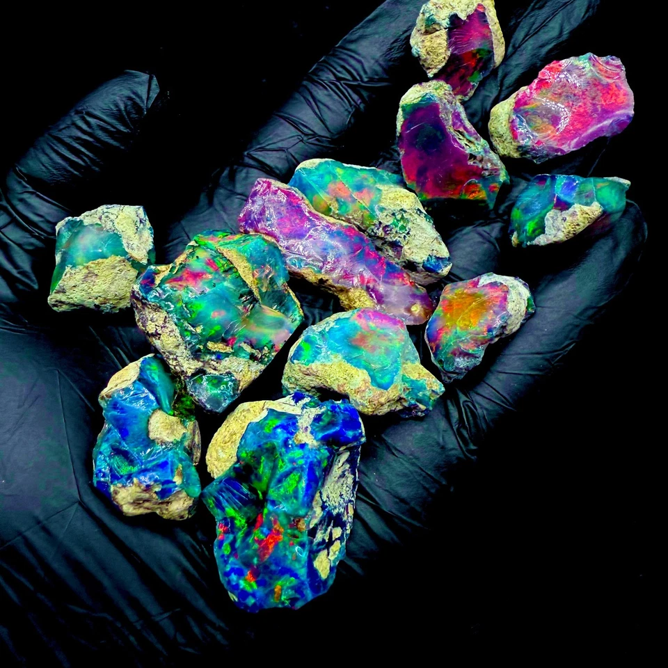 Opal, 10 CTS raw opals lot big size black Ethiopian A++ cut grade 30MM TO 17MM - Image 1 of 4