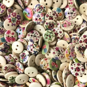 100Pcs Wood Button Flower Flat 2 Holes Scrapbooking DIY Sewing Wooden Buttons - Picture 1 of 2
