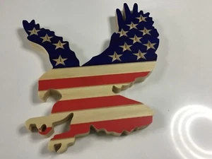 Bandiera Stati Uniti in legno fatta a mano, a forma di aquila. - Foto 1 di 3