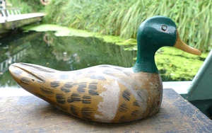 Vintage handmade decoy duck, 12inch long x 5inch wide x 6inch high- - Picture 1 of 9