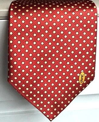 Conjuntos de trabajo elaborados Yves Saint Laurent corbata 100 % seda puntos rojos Foto 1 de 2
