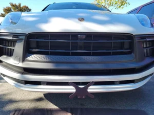 Placa delantera de liberación rápida para Porsche Macan 2022-2024 - Imagen 1 de 6